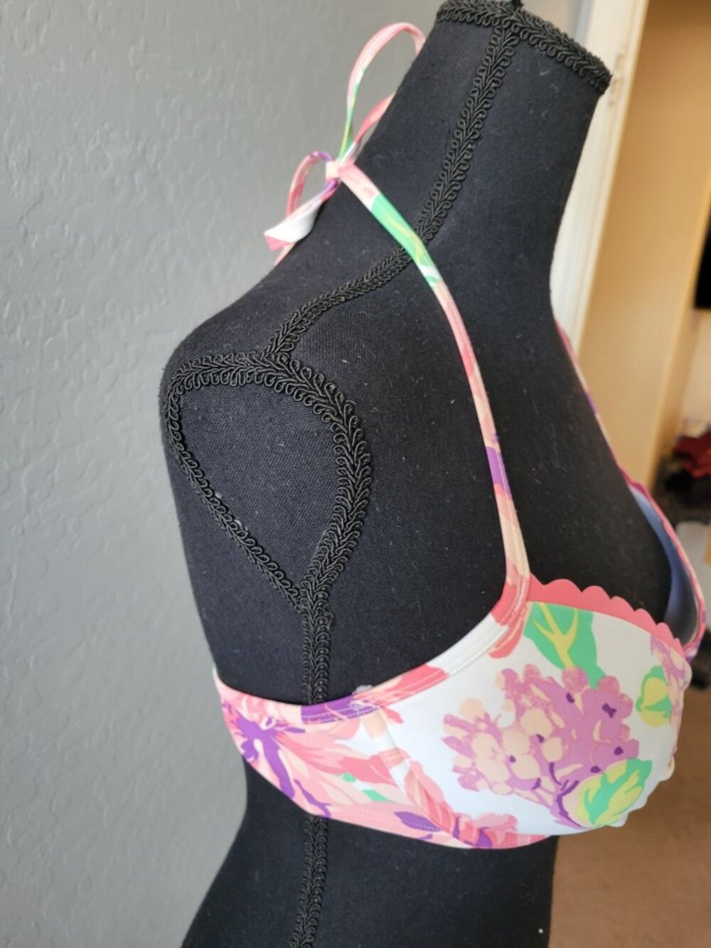 Aerie Colorful Floral Ruffle Swim Suit Bikini Top Size 34C Beach Vacation Pool - Picture 4 of 10